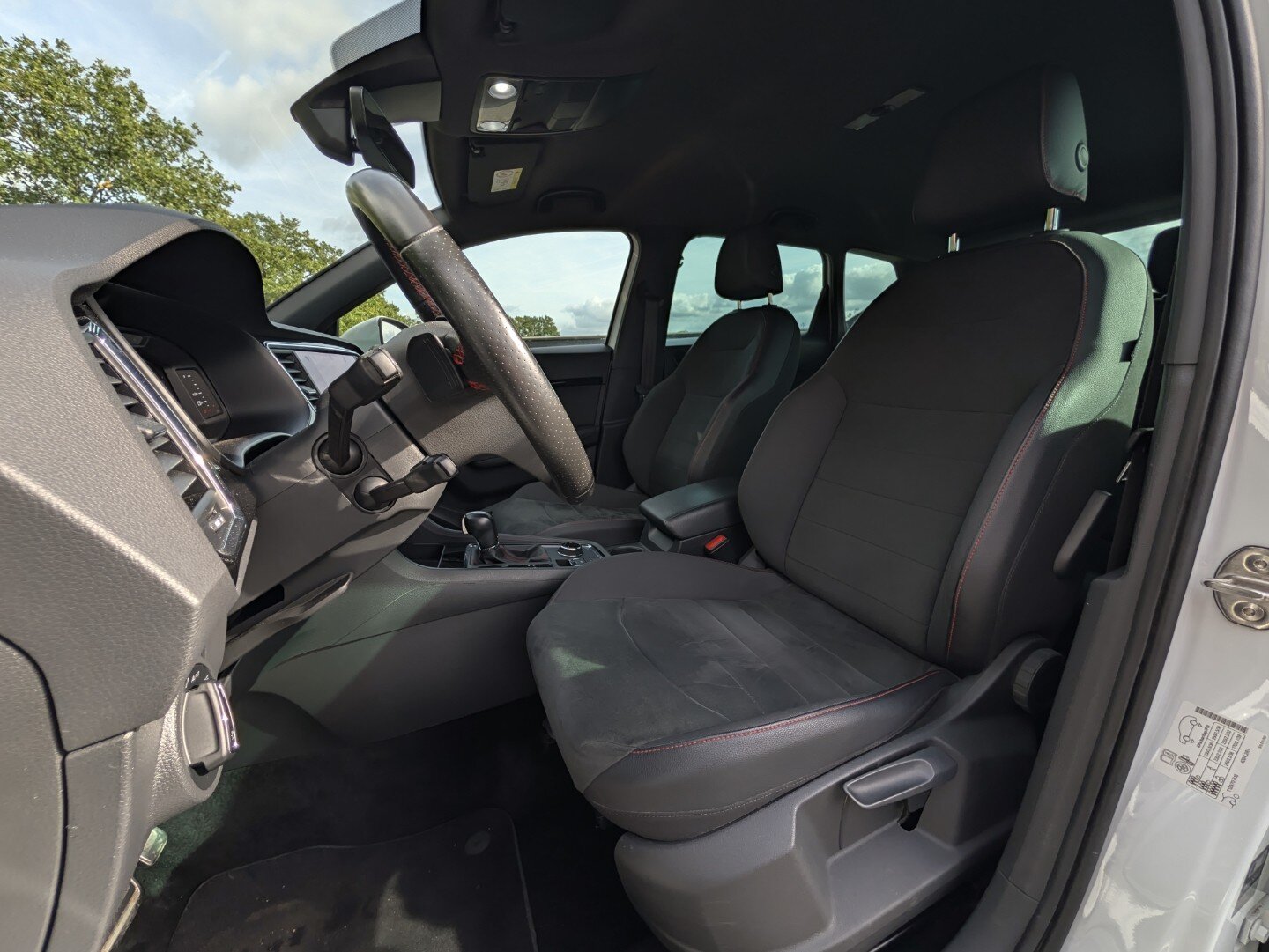 SEAT Ateca 1.5 150PK FR | Trekhaak | Navi | Camera's | LED | Alcantara | Stoelverw. | Climate Control | ACC | Virtual Cockp. - Afbeelding 4
