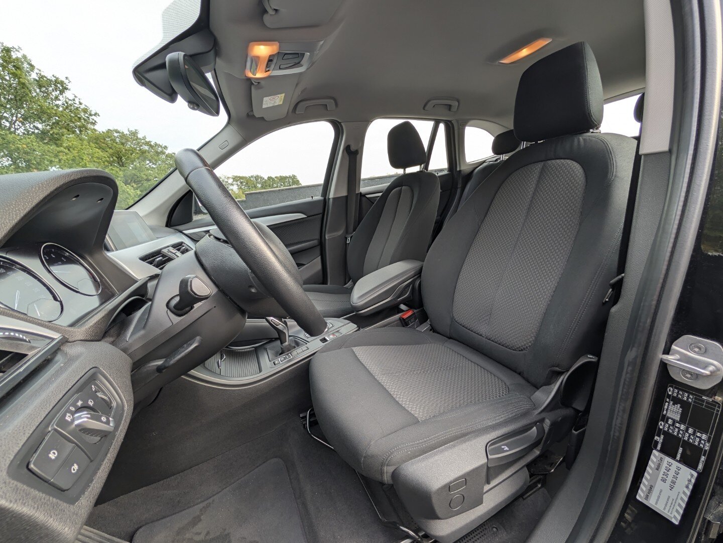 BMW X1 sDrive 18i Advantage | 140PK | Navi | Stoelverw. | PDC | LED | Cruise | Climate Control - Afbeelding 4