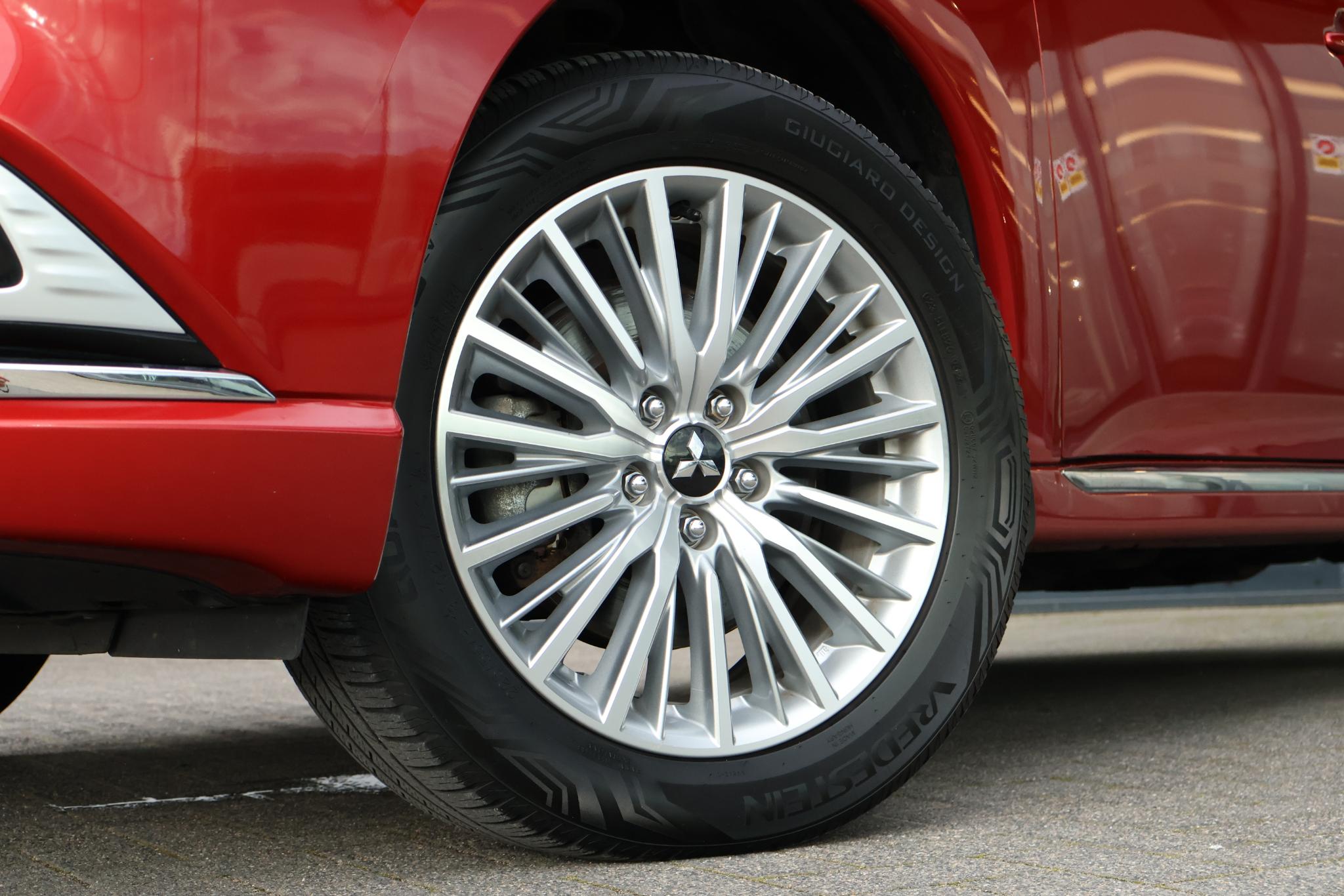 Mitsubishi Outlander 2.4 PHEV S-Edition - Bild 4