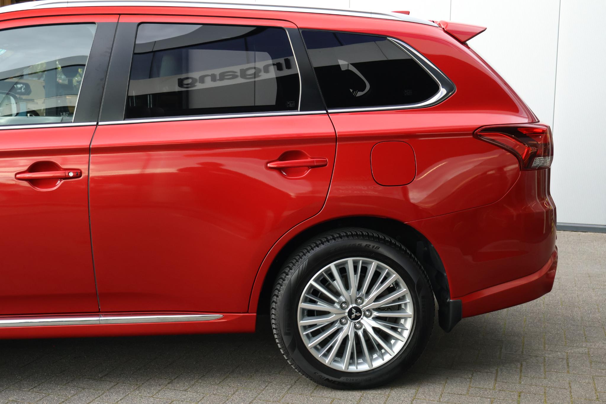 Mitsubishi Outlander 2.4 PHEV S-Edition - Bild 5