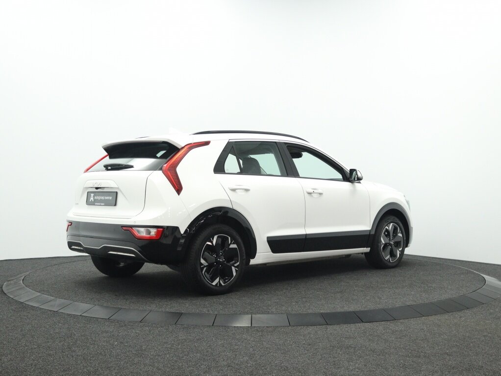 Kia Niro EV DynamicLine 64.8 kWh 204PK | Navigatie | Camera | Stoelverwarming - Afbeelding 2