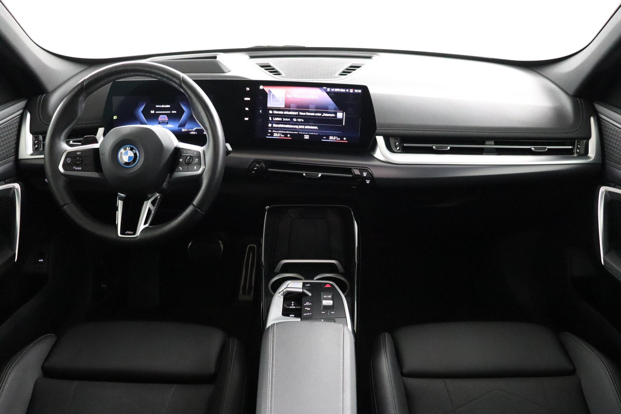 BMW iX1