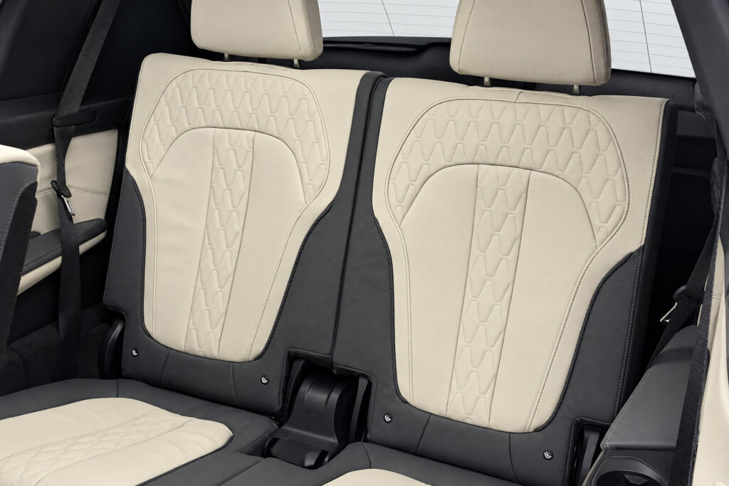 BMW X7 11