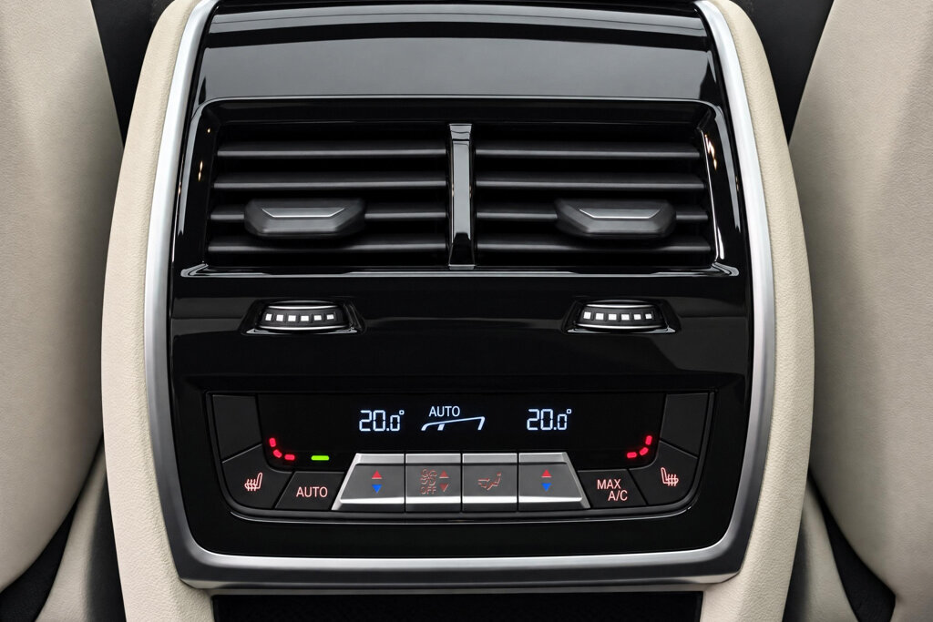BMW X7 13