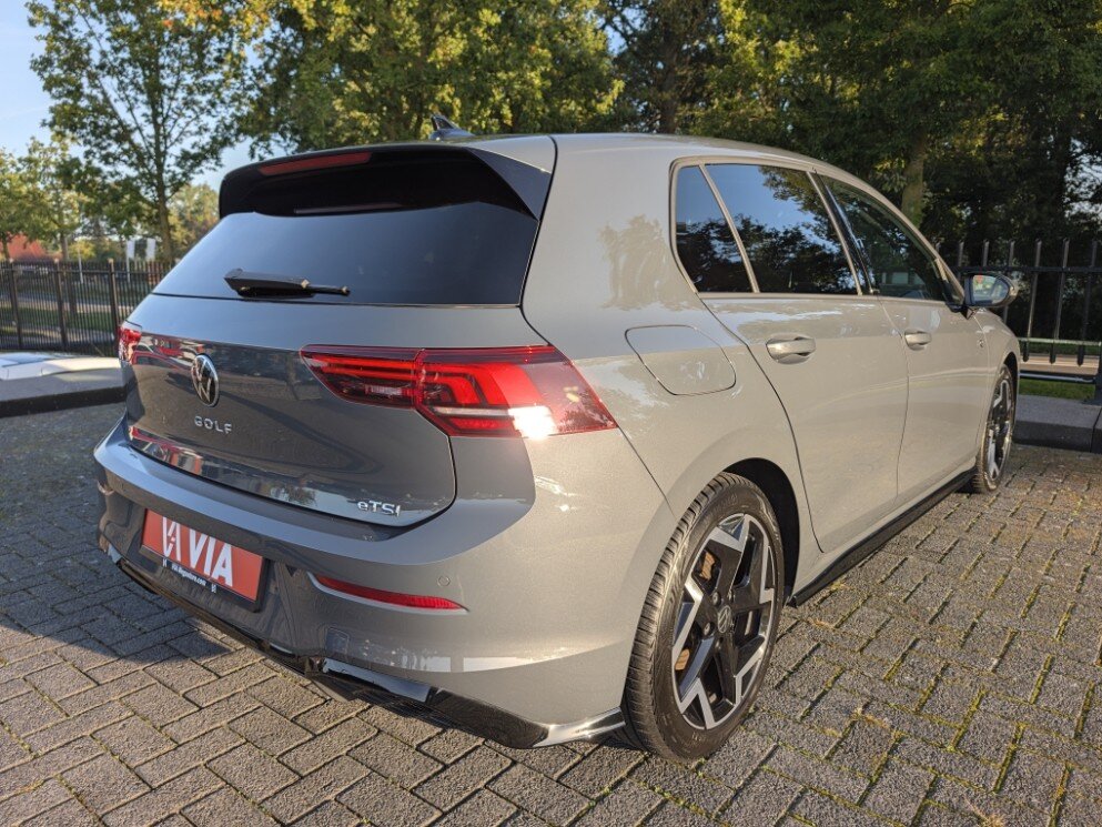Volkswagen Golf 1.5 eTSI 150PK R-Line | Half leder | ACC | Camera | AppConnect | Stoelverw. | LED | Climate Control - Afbeelding 3