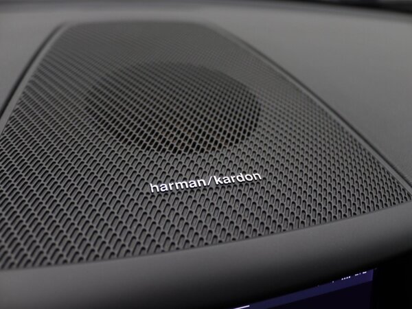 Premium Audio by Harman Kardon Premium Audio by Harman Kardon