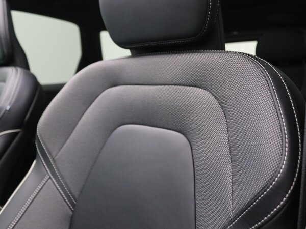 Nappa lederen bekleding met contourstoelen Nappa lederen bekleding met contourstoelen