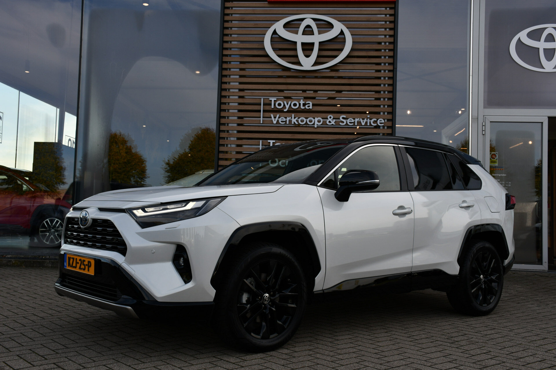 Toyota RAV4 Toyota RAV4 2.5 Hybrid AWD Style Bi-Tone Limited Automaat 222pk - Afbeelding 1