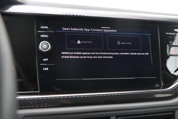 Apple Carplay/Android Auto Apple Carplay/Android Auto