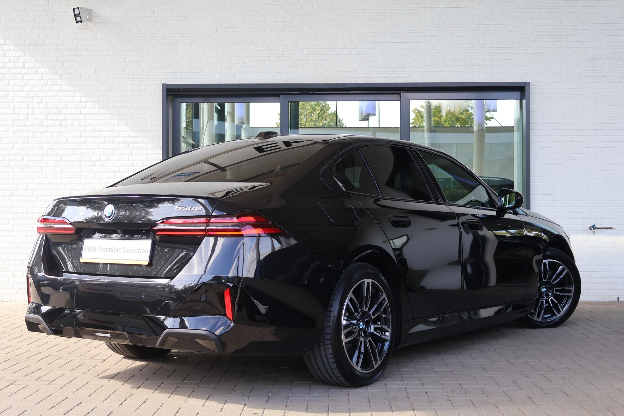 BMW 5 Serie Sedan 530e - Afbeelding 2