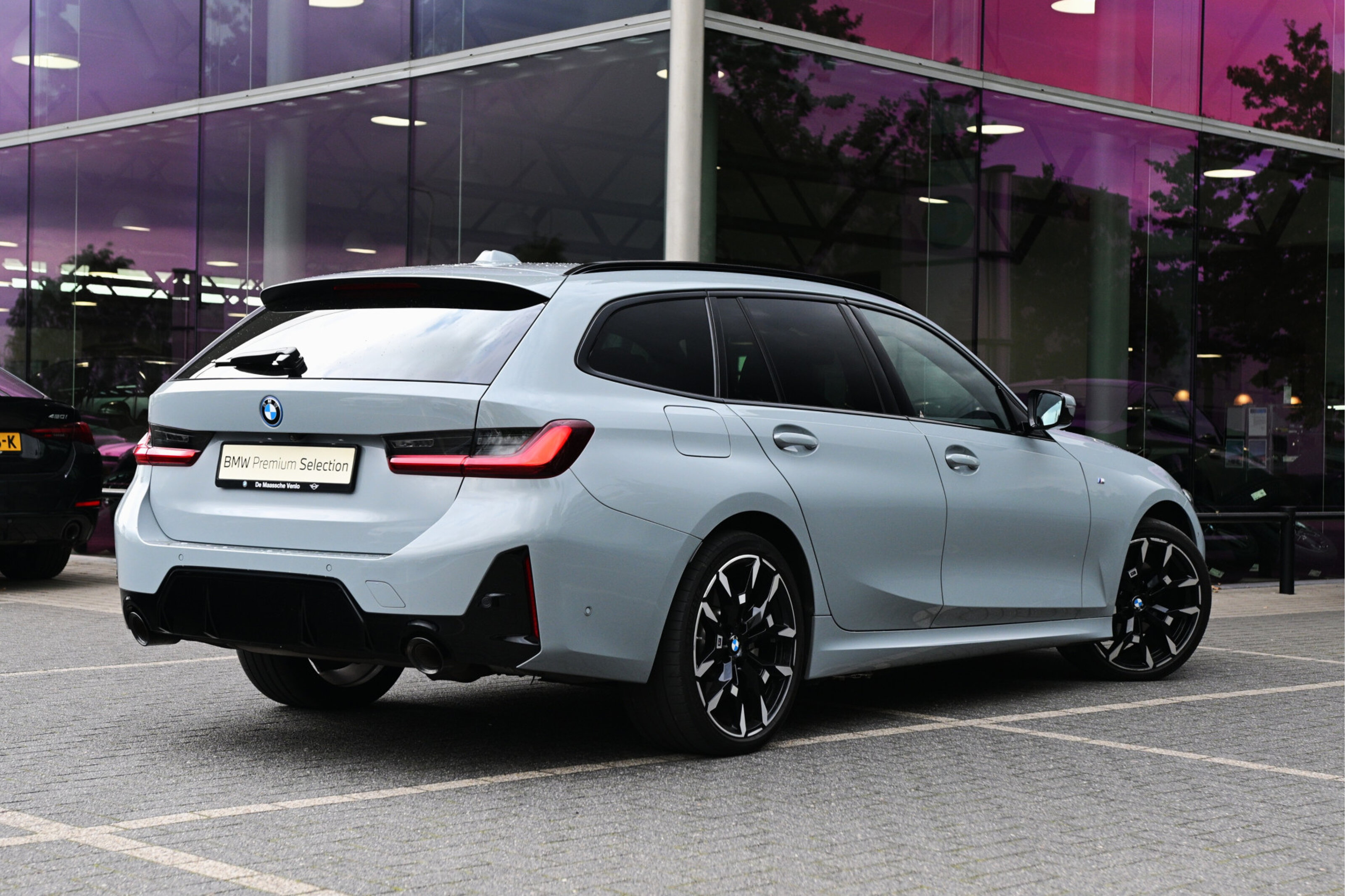 BMW 3 Serie Touring 330e M Sport Automaat