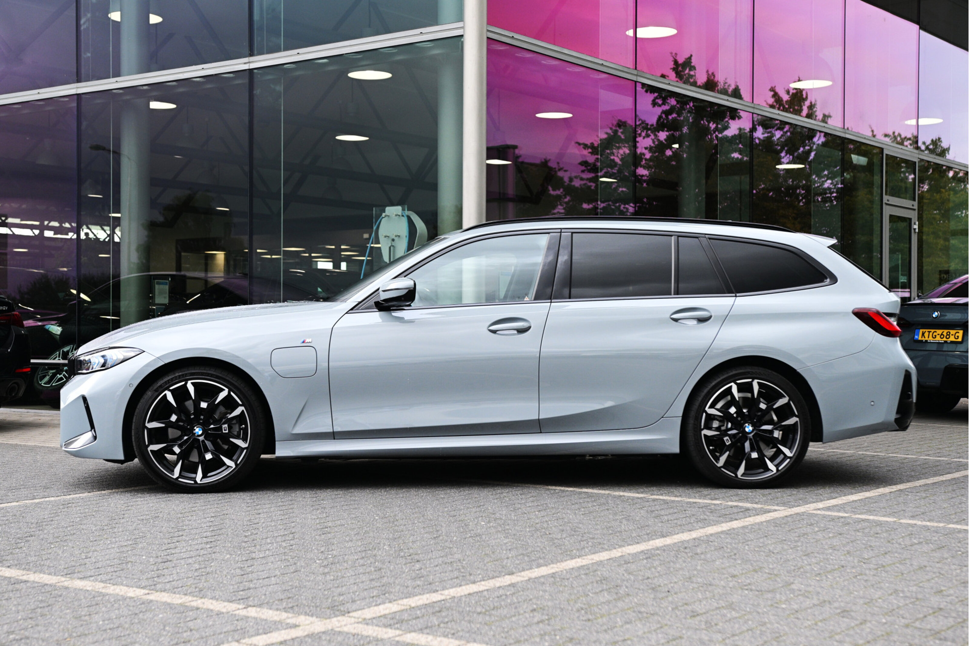 BMW 3 Serie Touring 330e M Sport Automaat