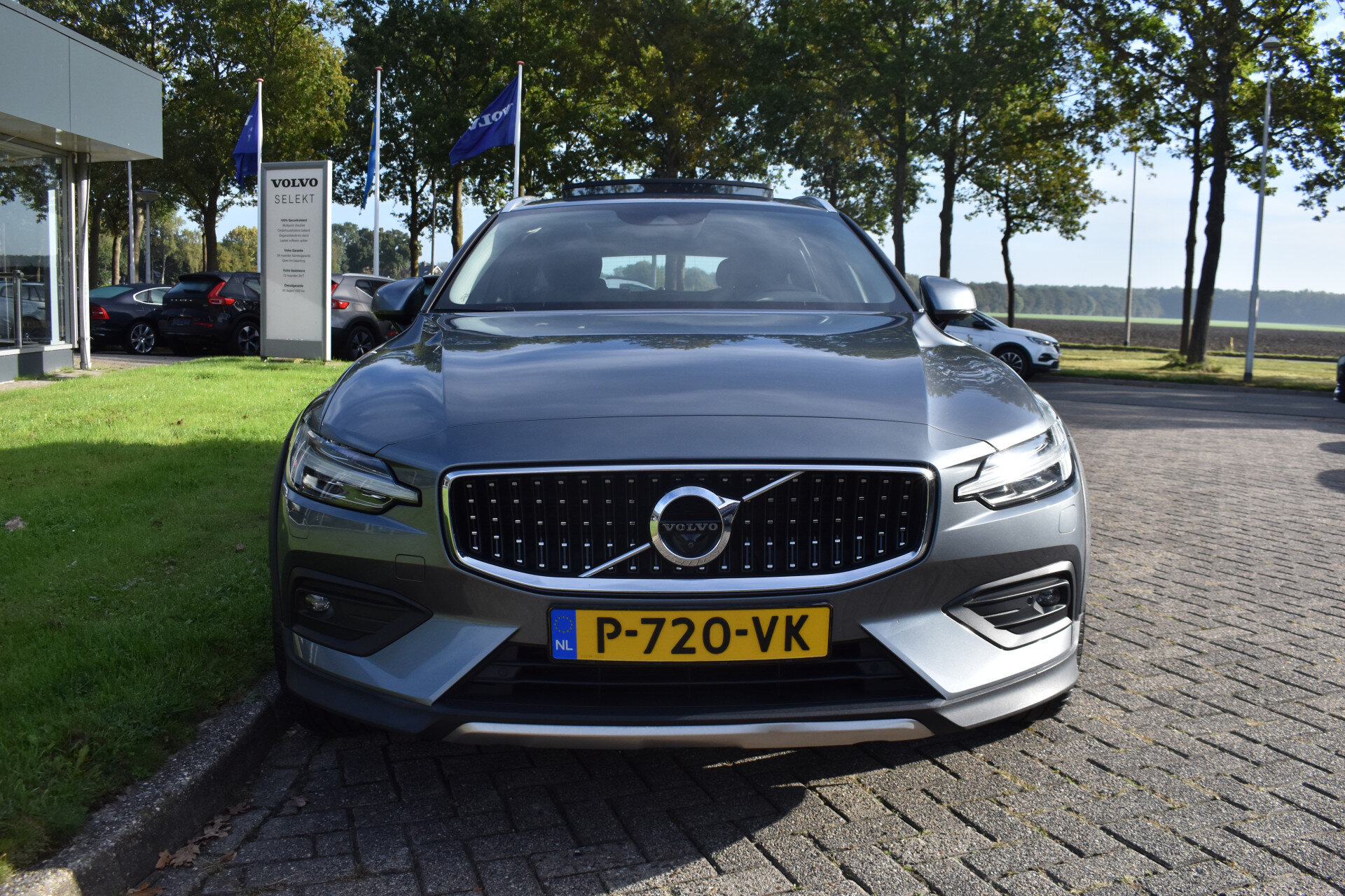 Volvo V60 Cross Country B4 211PK AWD Intro Edition - Afbeelding 2