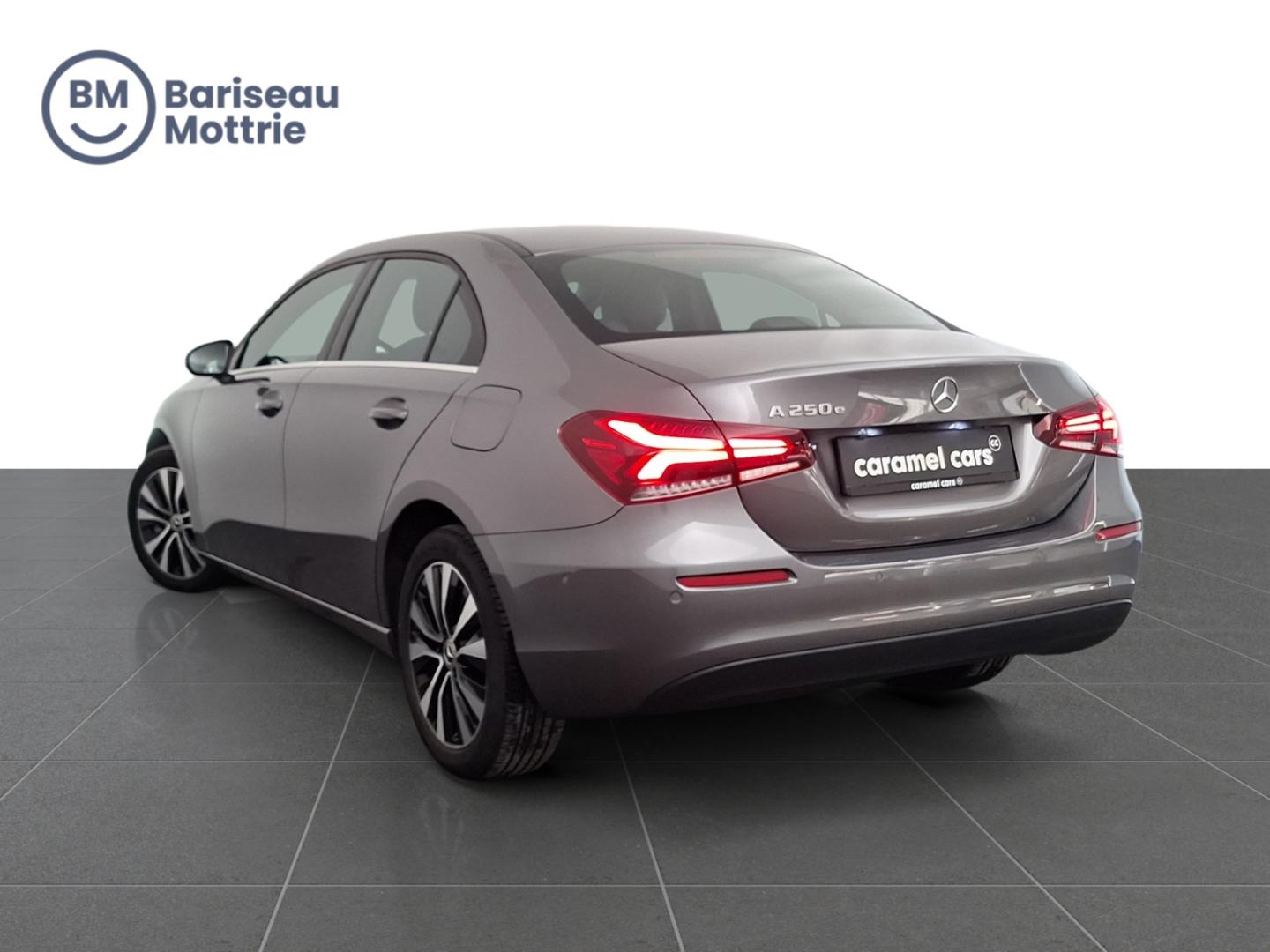 Mercedes-Benz A-Klasse 250 BERLINE PHEV AUTOMAAT *CAMERA ACHTER* - Afbeelding 4