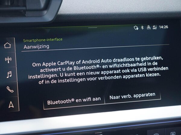 Apple Carplay/Android Auto Apple Carplay/Android Auto
