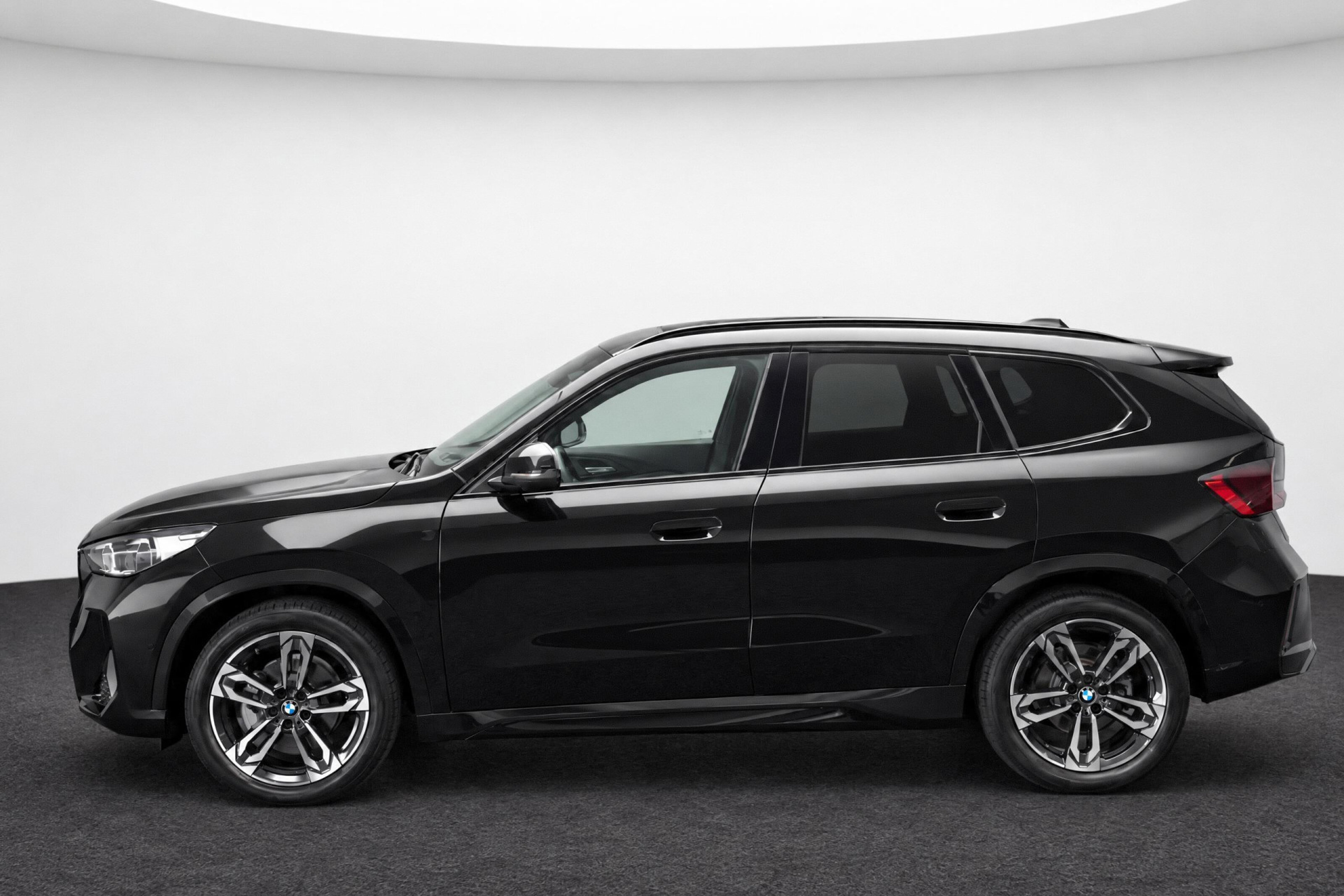 BMW iX1 6