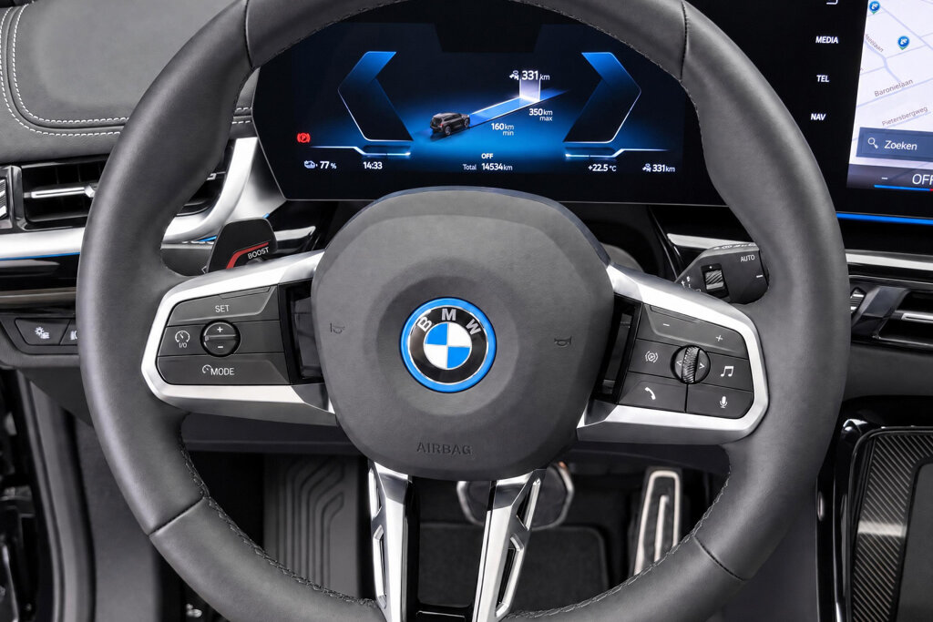 BMW iX1 9