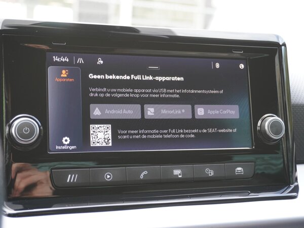Apple Carplay/Android Auto Apple Carplay/Android Auto