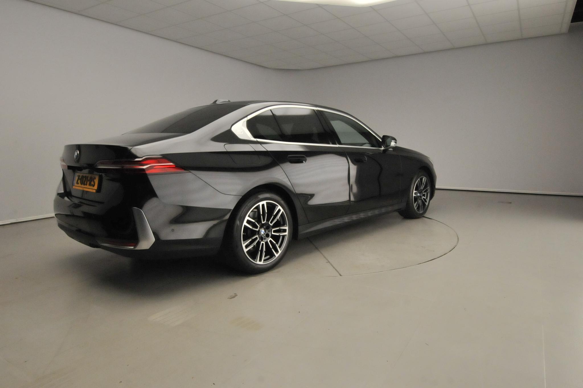 BMW 5 Serie Sedan 520i - Afbeelding 2