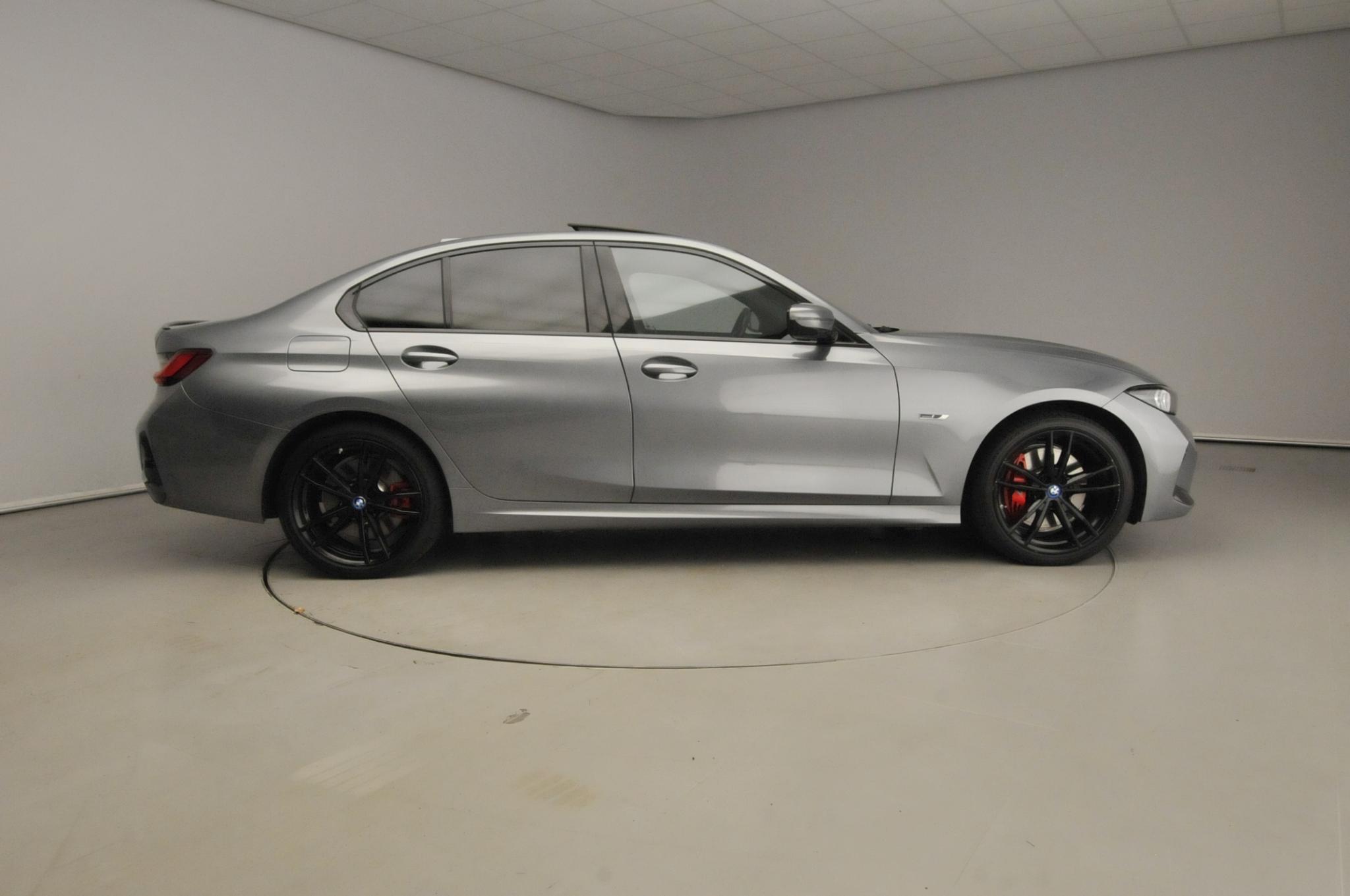 BMW 3 Serie Sedan 320e - Afbeelding 3