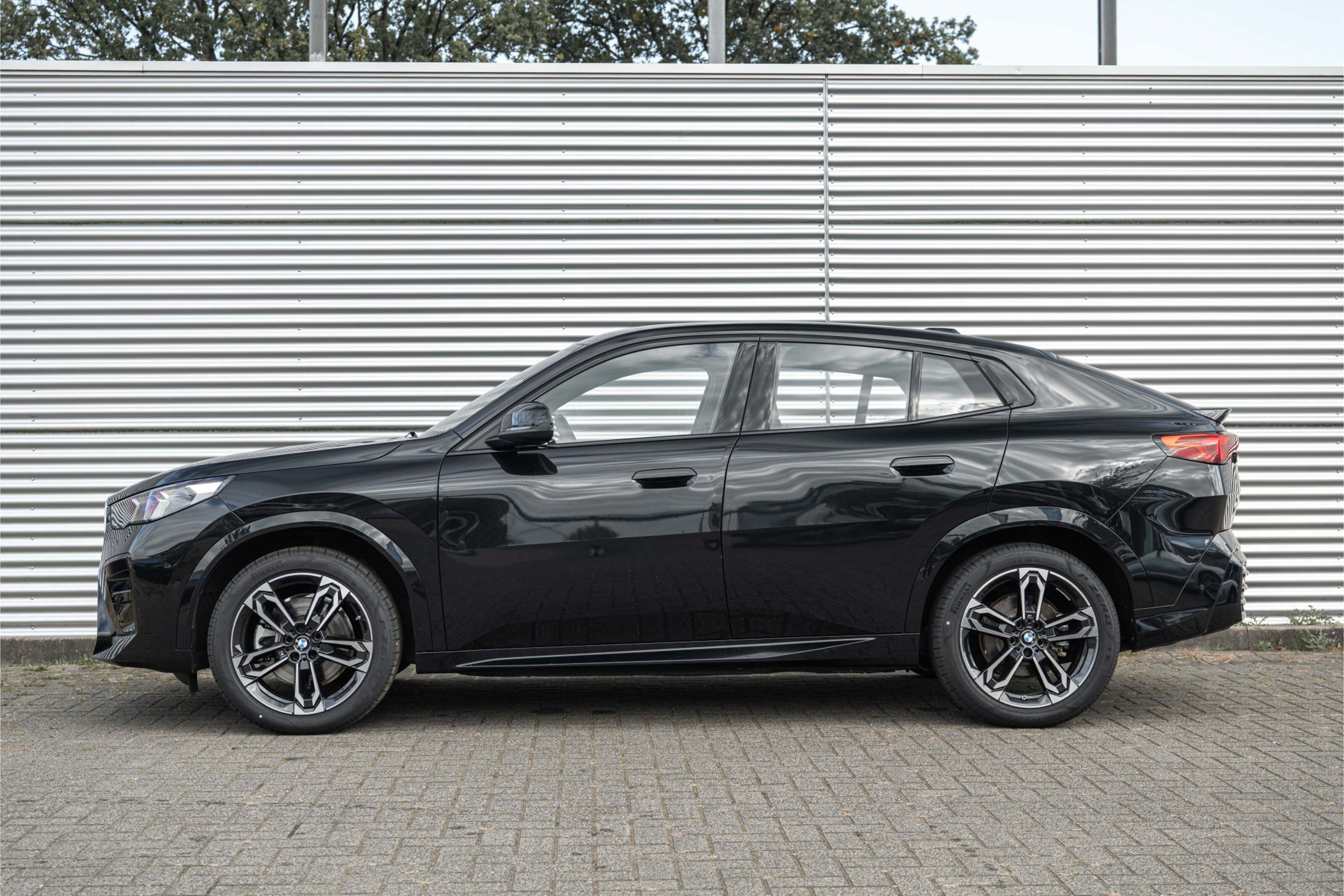 BMW iX2 xDrive30 M Sport