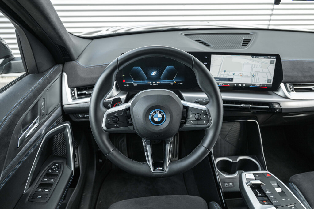 BMW iX2 6