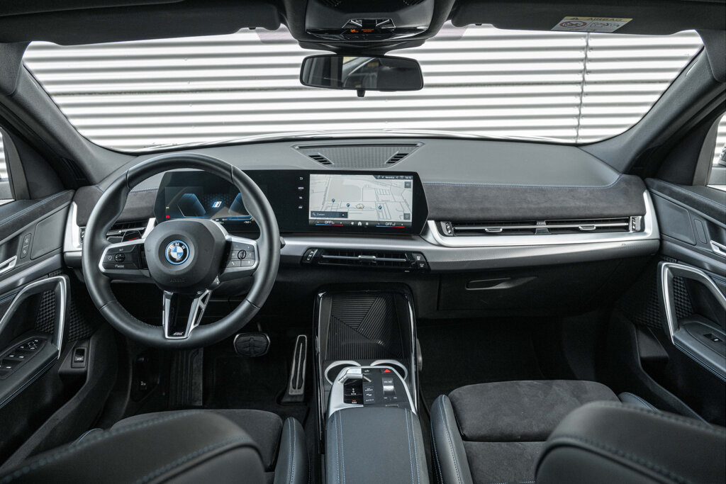 BMW iX2 11