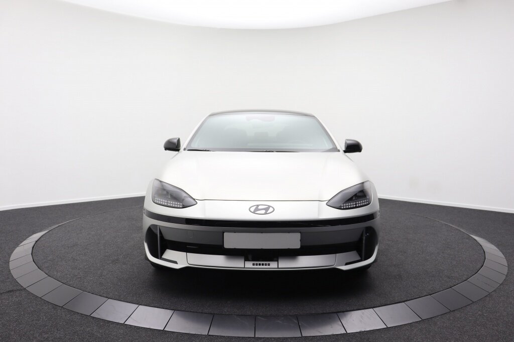 Hyundai IONIQ 6 77.4kWh First Edition AWD | Panoramadak | Trekhaak - Afbeelding 4