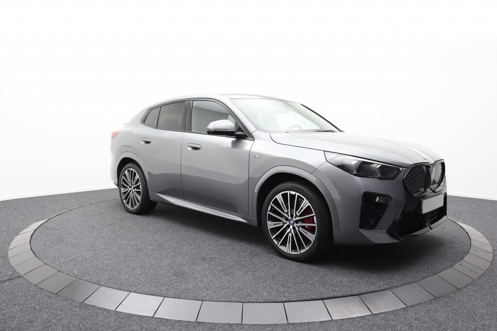 BMW iX2 xDrive30 65kWh | M-Sport | Harman-Kardon | Pano | 313PK! - Afbeelding 3
