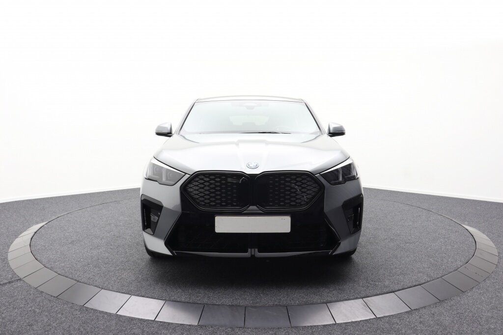 BMW iX2 xDrive30 65kWh | M-Sport | Harman-Kardon | Pano | 313PK! - Afbeelding 4