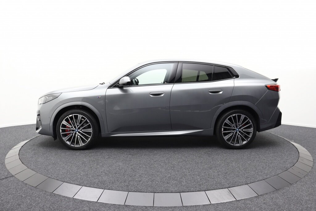 BMW iX2 xDrive30 65kWh | M-Sport | Harman-Kardon | Pano | 313PK! - Afbeelding 5