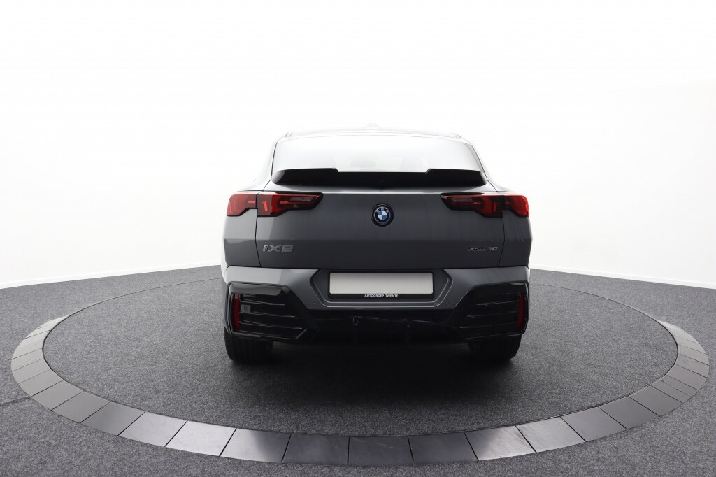BMW iX2