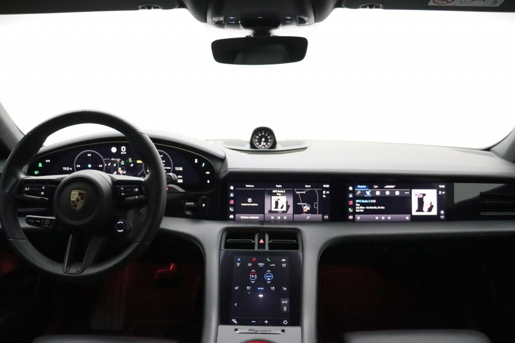Porsche Taycan Sport Turismo 84kWh Performance | Sport Chrono | Panoramadak - Afbeelding 2