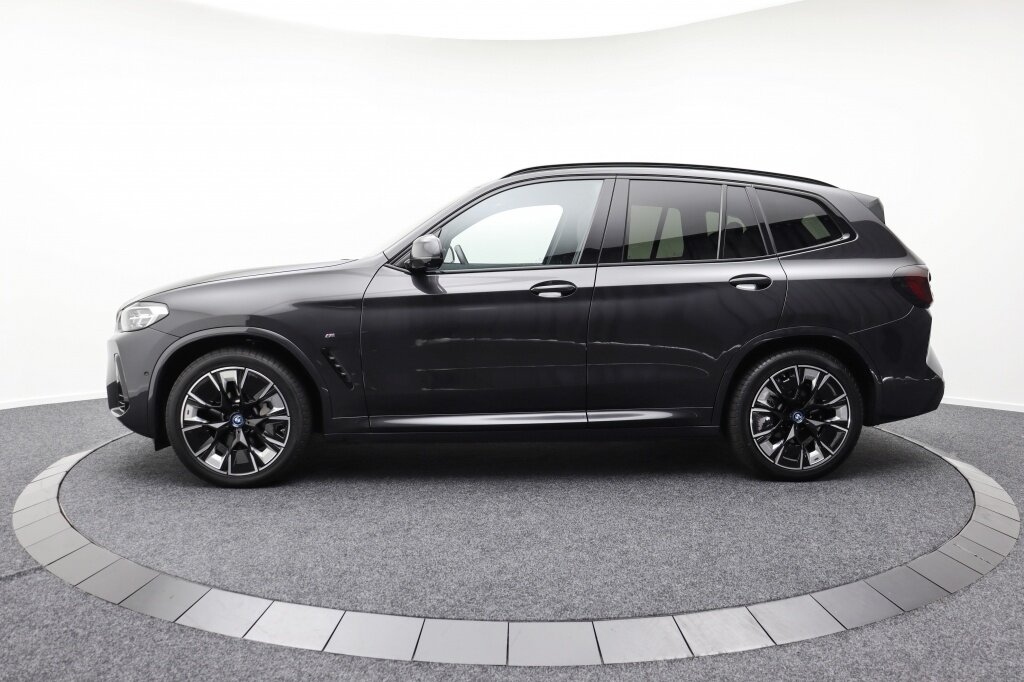 BMW iX3 Impressive | Panoramadak | Leder | Navi | 360° Camera - Afbeelding 5