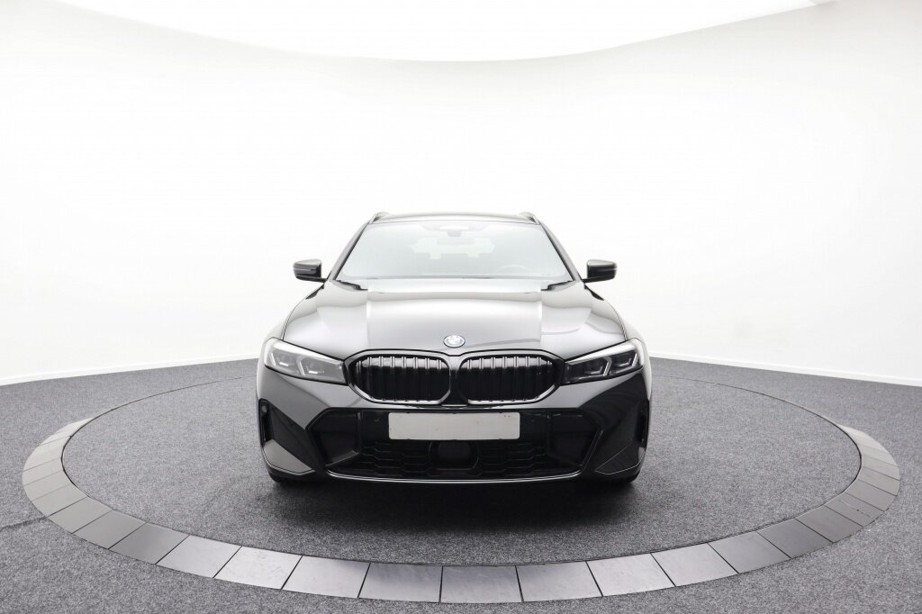 BMW 3 Serie 330e M-Sport | Touring | xDrive | Plug-in | Pano | ACC - Afbeelding 4