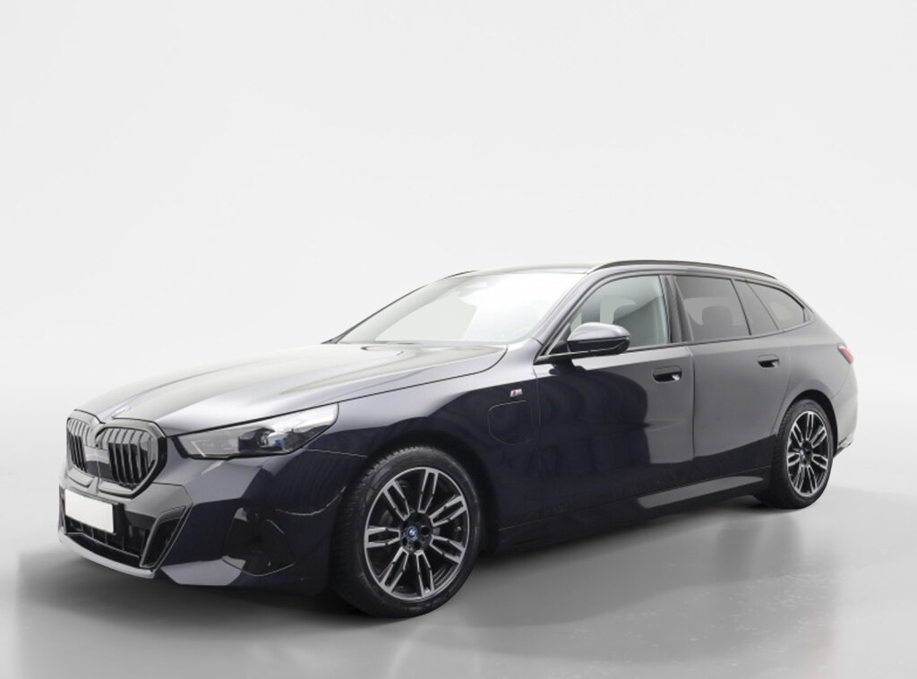 BMW 5 Serie 530e M-Sport | Touring | Plug-In | Pano | Adaptive cruise - Afbeelding 1