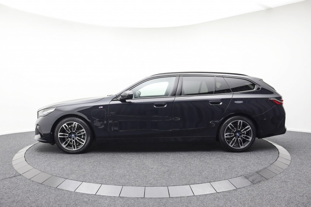 BMW 5 Serie 530e M-Sport | Touring | Plug-In | Pano | Adaptive cruise - Afbeelding 5