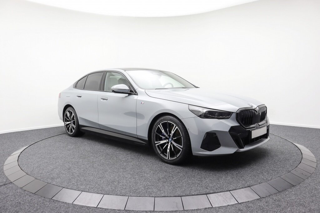 BMW i5