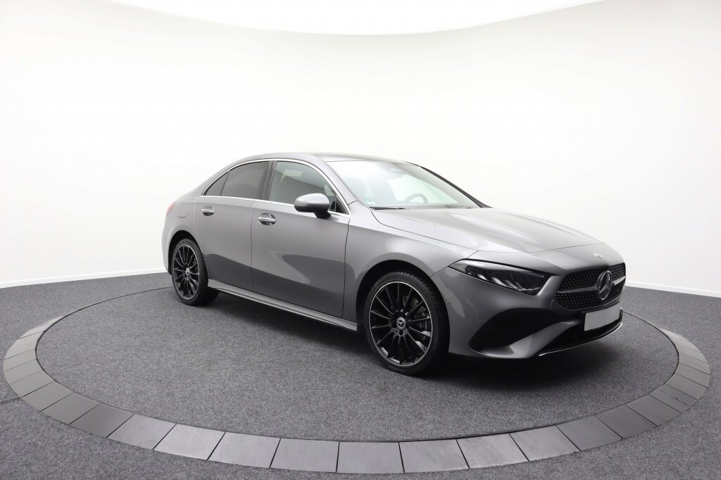 Mercedes-Benz A-Klasse A250e AMG-Line | Limo | Pano | Keyless | CarPlay - Afbeelding 3
