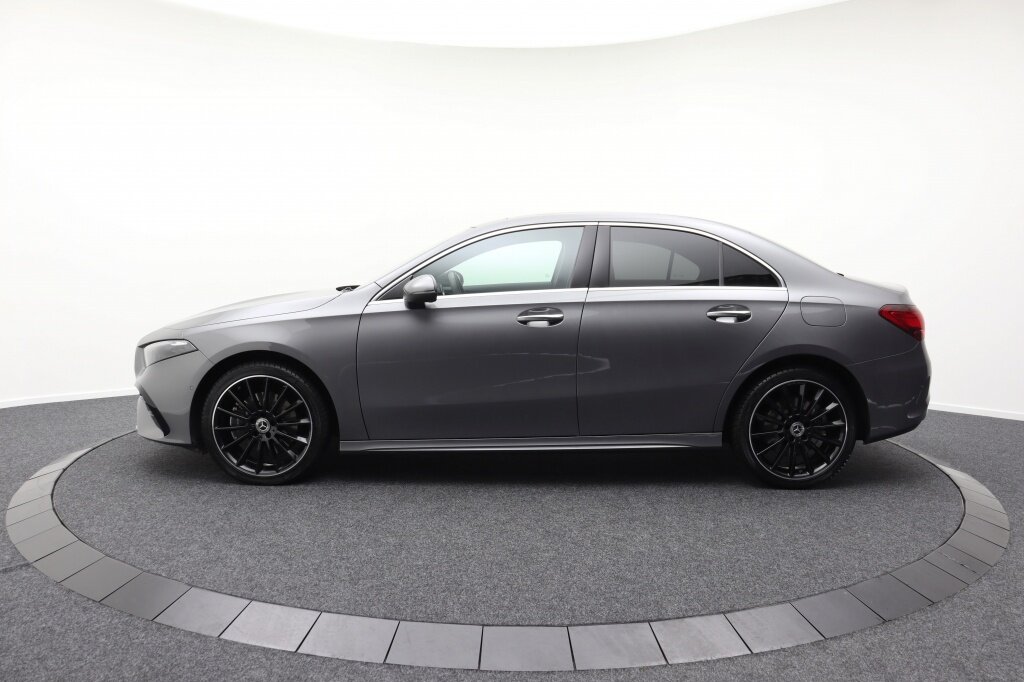 Mercedes-Benz A-Klasse A250e AMG-Line | Limo | Pano | Keyless | CarPlay - Afbeelding 5