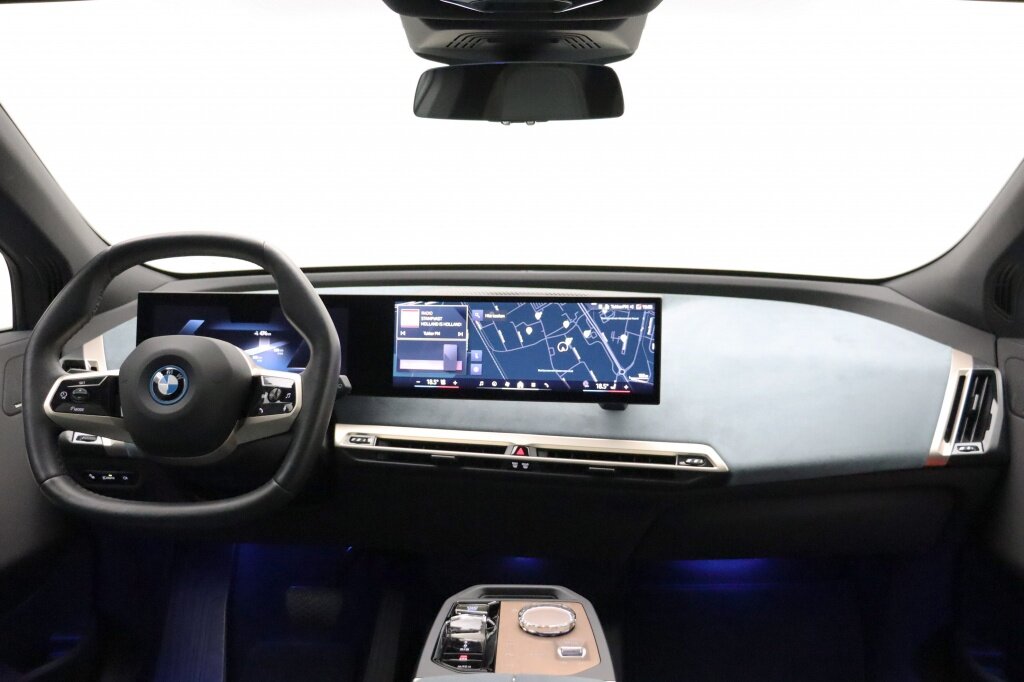 BMW iX xDrive50 105kWh | Pano | Massagestoelen | Adaptive cruise - Afbeelding 2