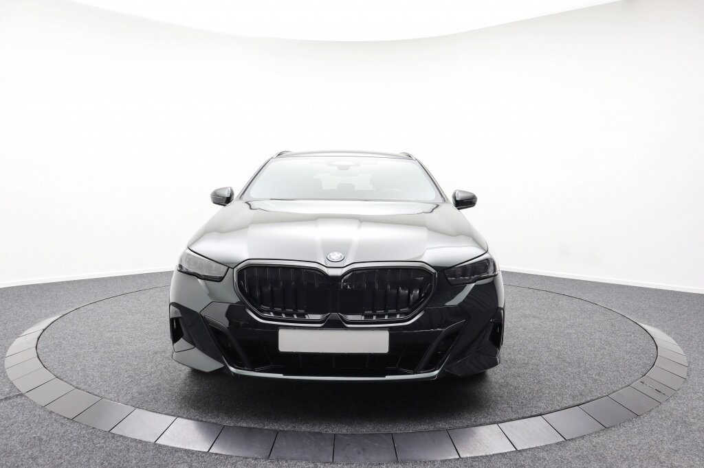 BMW 5 Serie 550e xDrive | M-Sport | Touring | Pano | Harman-Kardon - Afbeelding 4