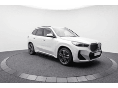 BMW iX1 xDrive30 | M-Sport | Harman Kardon | Massage | Stoel-/ stuurverw - Afbeelding 3