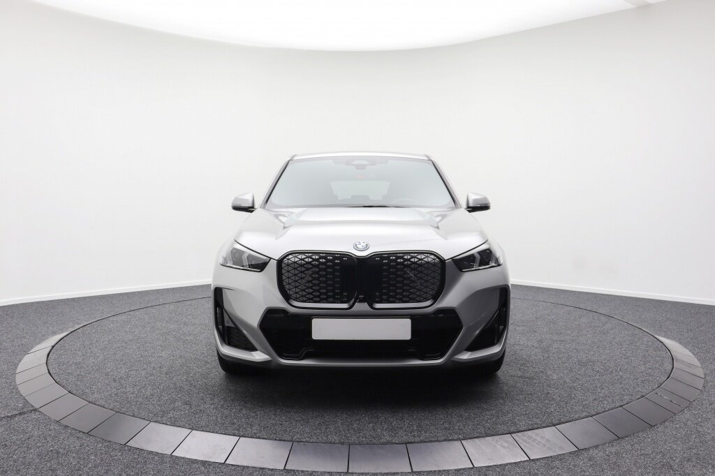 BMW iX1 xDrive30 M-Sport | HUD | Keyless | 360° camera | stoelverwarming - Afbeelding 4