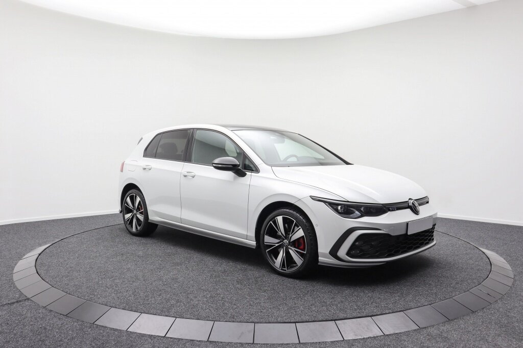 Volkswagen Golf GTE 1.4 eHybrid | Plug-in | Adaptive cruise | Trekhaak | HUD - Afbeelding 3