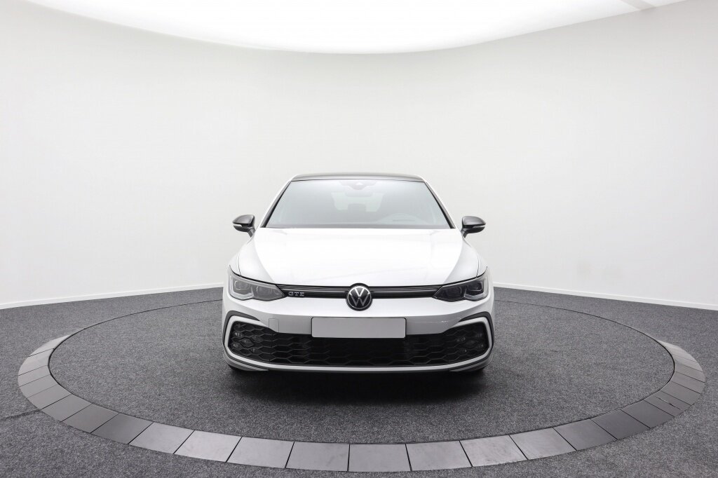 Volkswagen Golf GTE 1.4 eHybrid | Plug-in | Adaptive cruise | Trekhaak | HUD - Afbeelding 4