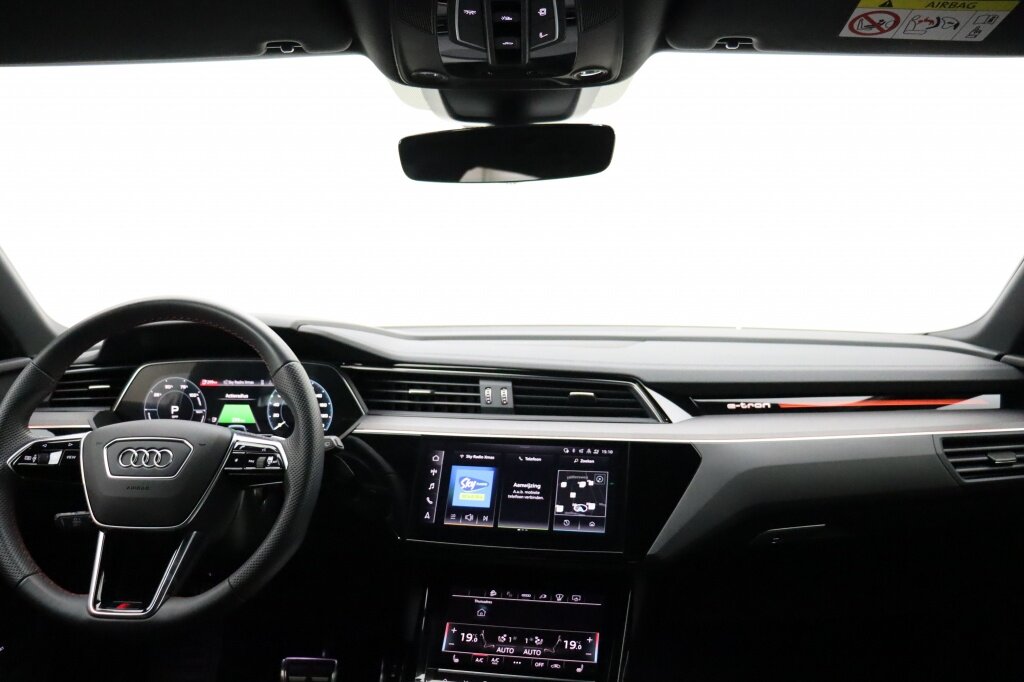Audi Q8 e-tron 55 quattro S-Edition 115kWh | Pano | Adaptieve cruise | Keyless - Afbeelding 2