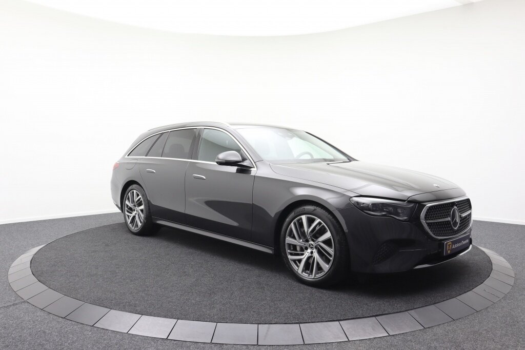 Mercedes-Benz E-Klasse 300e Avantgarde Advanced+ | Elekt. trekhaak | Adaptieve cruise - Afbeelding 3