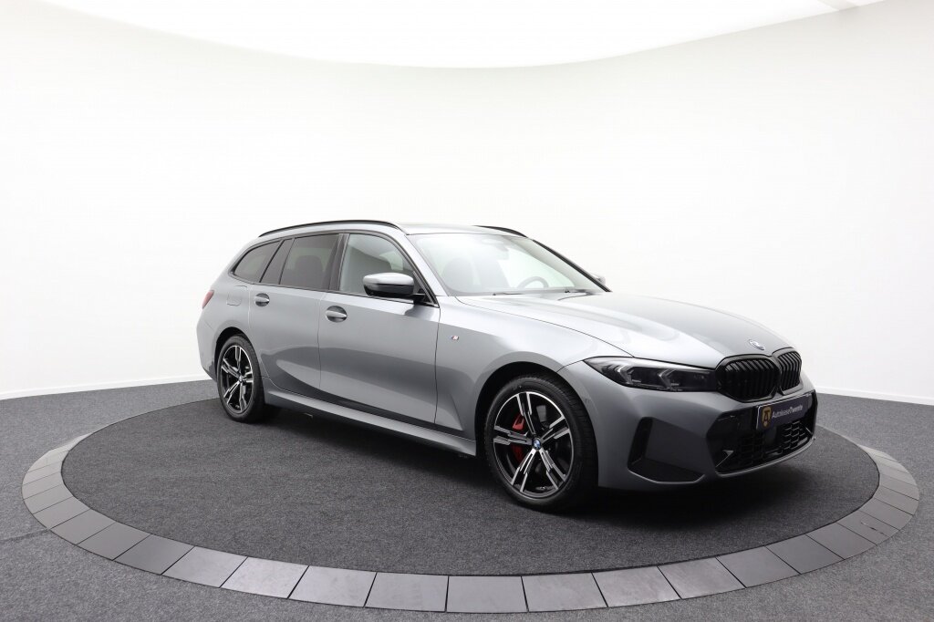 BMW 3 Serie 330e M-Sport | Touring | Plug-In | Pano | Adaptive cruise - Afbeelding 3