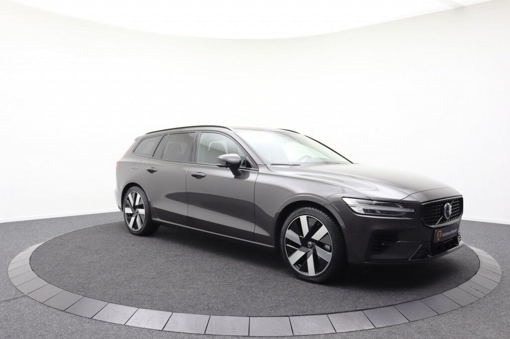 Volvo V60 T8 Ultra Dark Recharge | Plug-In | AWD | Pano | Adaptive cruise - Afbeelding 3